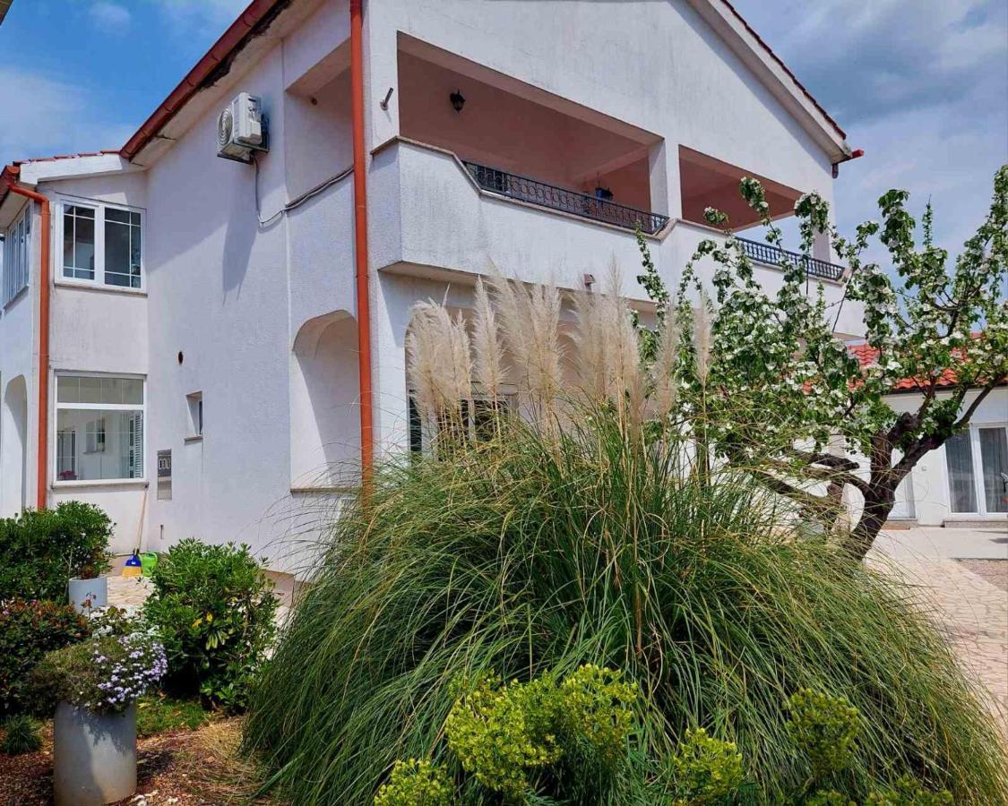Rooms Hodanic Krk Town Exterior foto