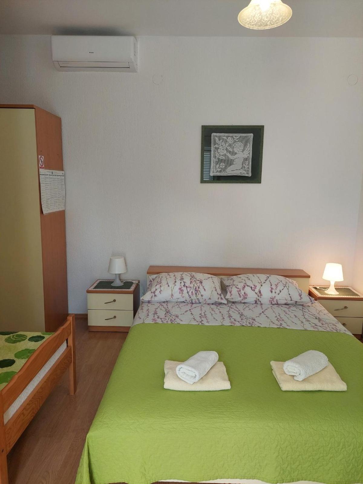 Rooms Hodanic Krk Town Habitación foto
