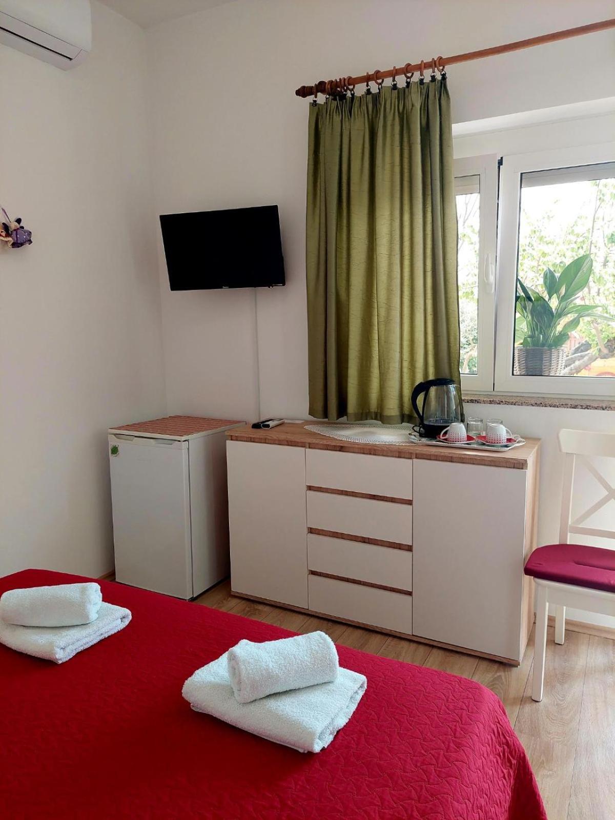 Rooms Hodanic Krk Town Habitación foto
