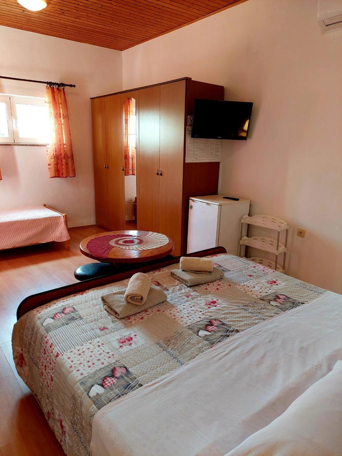 Rooms Hodanic Krk Town Habitación foto